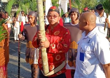 Catat Rekor LEPRID, Perayaan Minggu Palma Berkebaya Nusantara