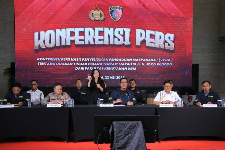 Polri Ungkap Skripsi Asli Jokowi Tahun 1985, Kukuhkan Keaslian Ijazah UGM