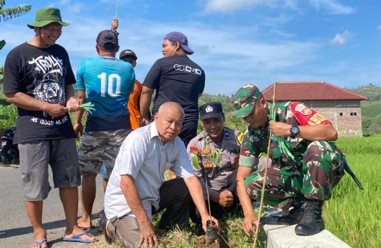 Komitmen Penghijauan, H. Hardi Cintai Lingkungan Untuk Anak Cucu