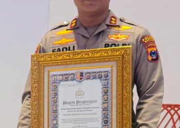 Kepercayaan Publik Terbaik, Kapolri Berikan Penghargaan Kapolres Banjar