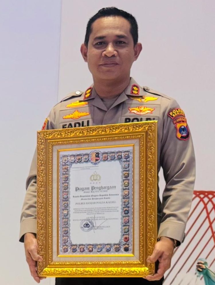 Kepercayaan Publik Terbaik, Kapolri Berikan Penghargaan Kapolres Banjar