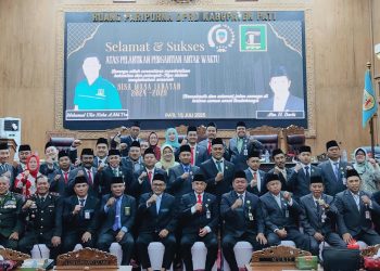 Resmi Dilantik, Ulin Nuha Gantikan Kursi DPRD Mendiang Ayah