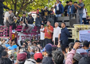 Ribuan Warga Pati Tuntut Pemecatan Bupati Sudewo, Gerindra Jadi Sorotan