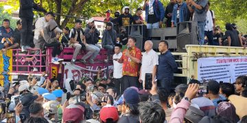 Ribuan Warga Pati Tuntut Pemecatan Bupati Sudewo, Gerindra Jadi Sorotan