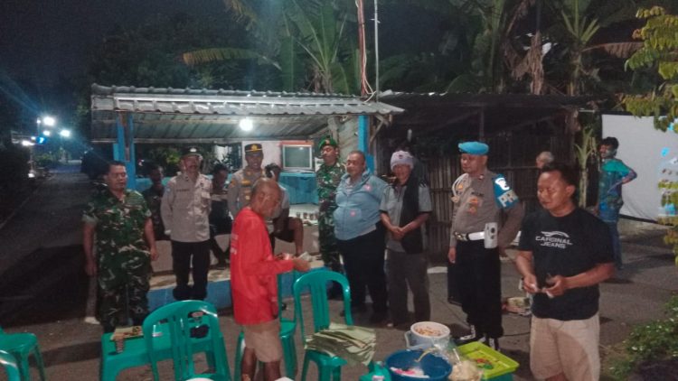 TNI – Polisi Cek Satkamling Wilayah, Aman Utama!