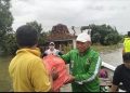 Warga Terdampak Banjir, H. Suwito dan Burhan Salurkan Ribuan Nasi Bungkus