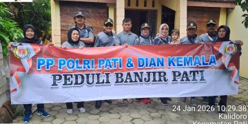 Bersama Dian Kemala, PP Polri Pati Ringankan Beban Korban Banjir