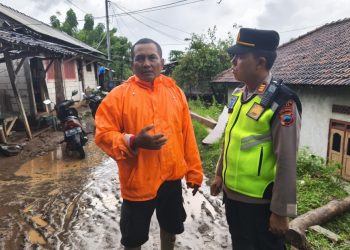 Banjir Tayu Tak Surutkan Semangat Warga Bangkit Bersama Aparat