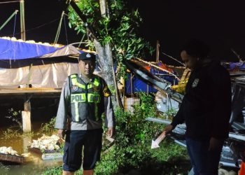 Puting Beliung Merusak Kandang Ayam, Polisi Buka Layanan Darurat 110