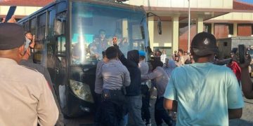 Massa Mengamuk di PN Pati! Sidang Kasus Pengeroyokan