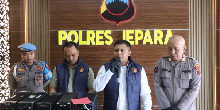 Polisi Bekuk Pencurian Baterai Lithium XL Senilai Rp25 Juta
